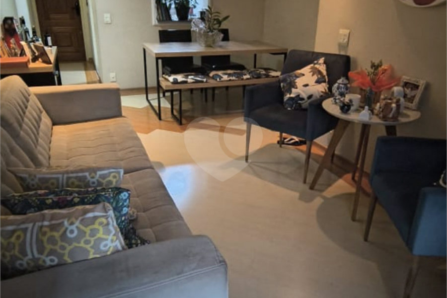 Oportunidade Imperdível: Conforto e Vista Privilegiada! ?Localizado estrategicamente em frente ao Tietê Plaza Shopping, este apartamento é o equilíbrio perfeito entre sofisticação e praticidade. 75m2 Área Útil com 3 Dorms , sendo 1 suite , com VAGA LIVRE DEMARCADA .