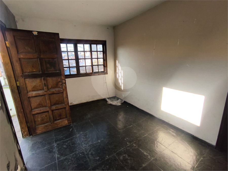Casa à venda com 3 quartos em Jardim das Esmeraldas, São Paulo, SP