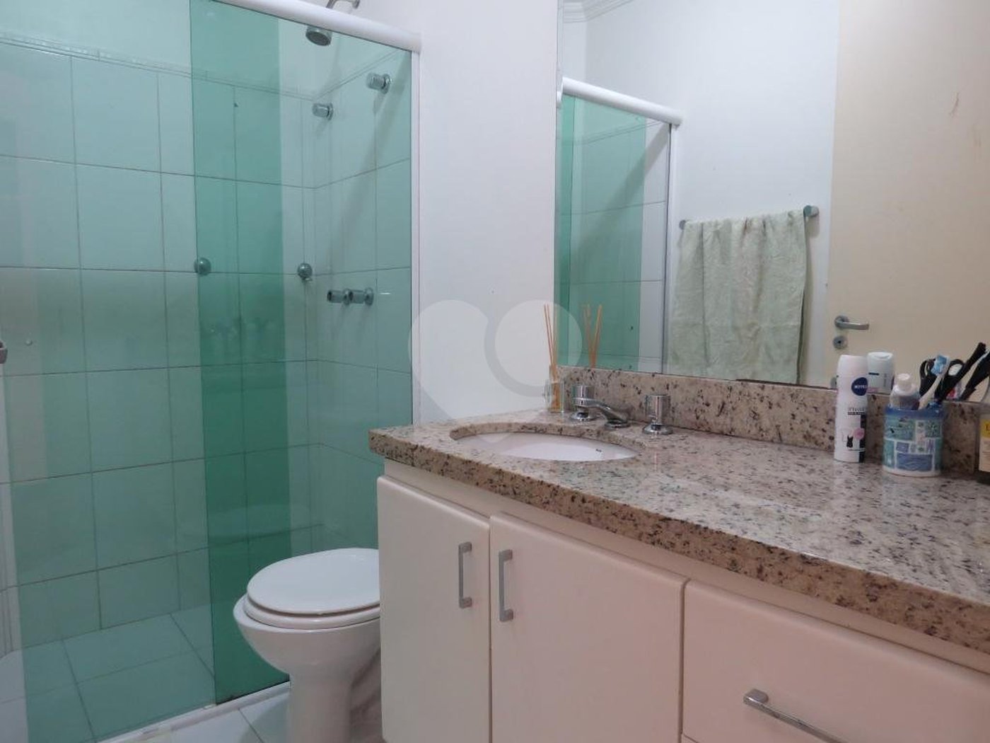 Casa à venda com 3 quartos, sendo 1 suíte, no condomínio Taquaral Village, São Paulo - SP