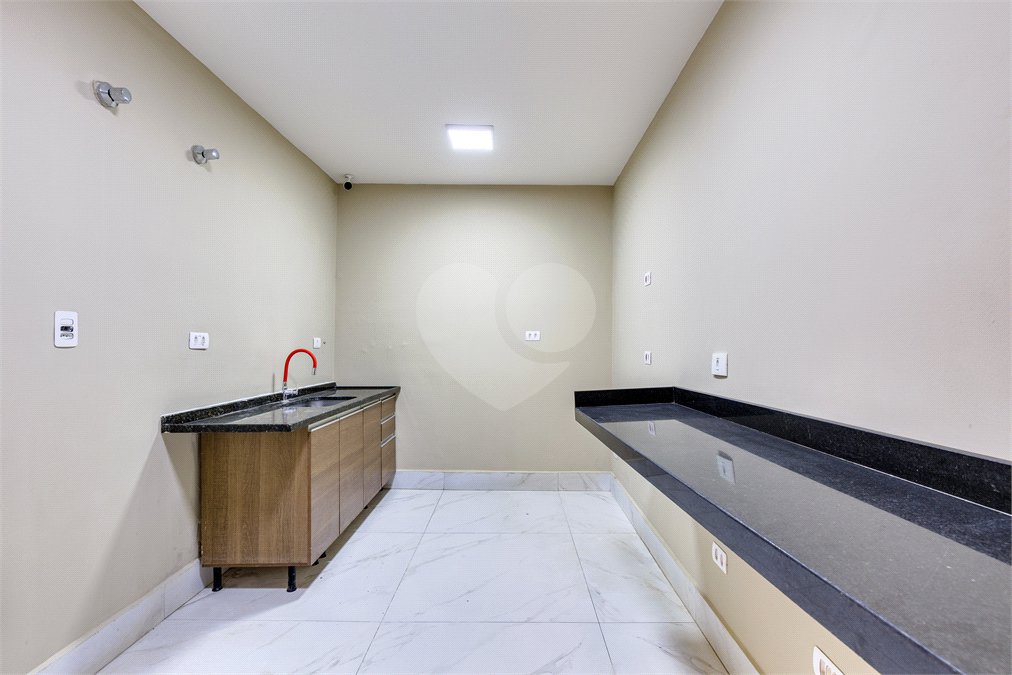 Casa à venda ou para alugar com 12 quartos, sendo 2 suítes, em Alto da Boa Vista, São Paulo, SP