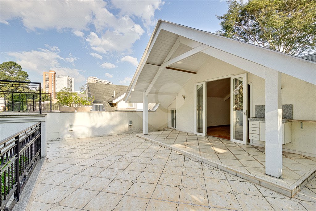 Casa à venda com 4 suítes no condomínio Solar Andaluz, São Paulo - SP