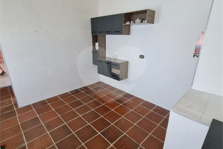 Casa à venda com 6 quartos em Vila dos Remédios, São Paulo, SP