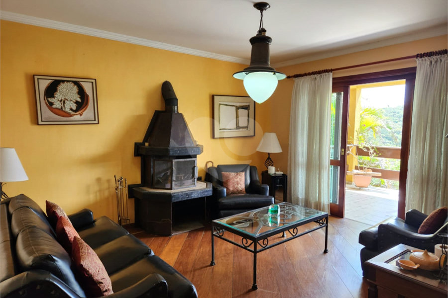 Casa à venda com 5 suítes no condomínio Suíça da Cantareira, Mairiporã - SP