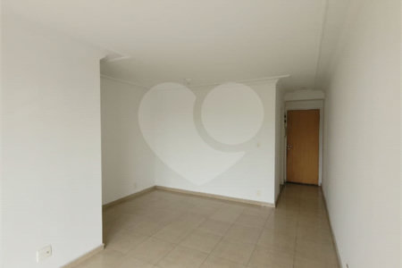 Apartamento à venda com 3 quartos, sendo 1 suíte, em Vila Regente Feijó, São Paulo, SP