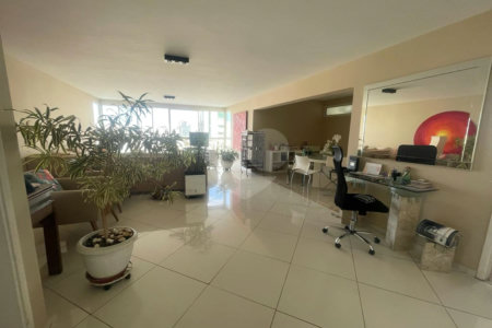 Apartamento à venda com 3 quartos, sendo 1 suíte, em Cerqueira César, São Paulo, SP