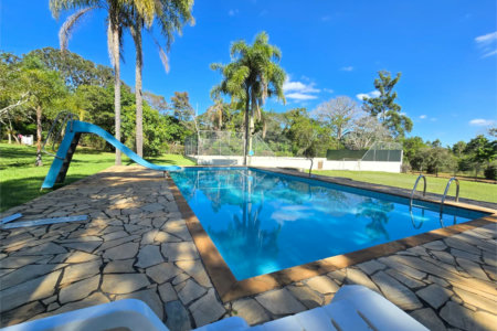 Chácara à venda com 4 quartos, sendo 1 suíte, em Cercadinho, Alambari, SP