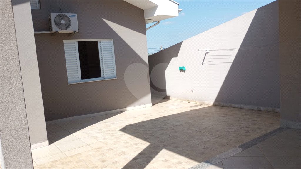Casa à venda com 3 suítes no condomínio Picollo, Louveira - SP