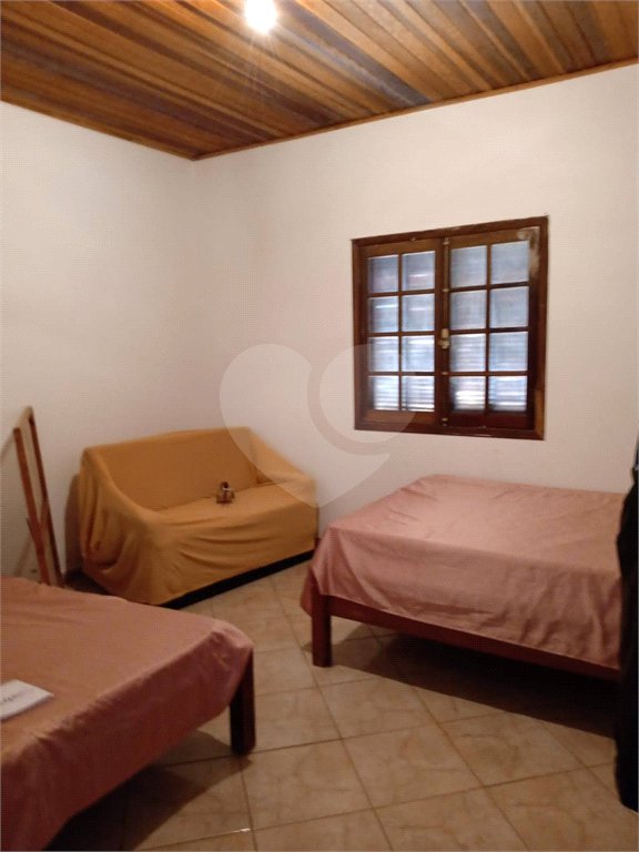 Chácara à venda com 3 quartos, sendo 1 suíte, no Centro, Porangaba, SP