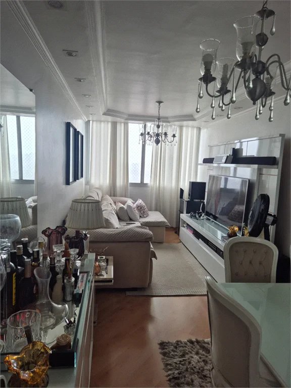 Apartamento à venda com 3 quartos em Jardim Piracuama, São Paulo, SP