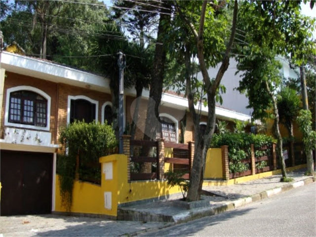 Casa Térrea à venda com 4 quartos, sendo 2 suítes,  em Vila Albertina, São Paulo, SP