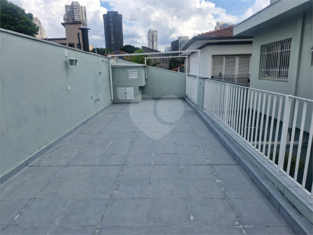 Casa à venda com 4 quartos, sendo 1 suíte,  em Brooklin, São Paulo, SP