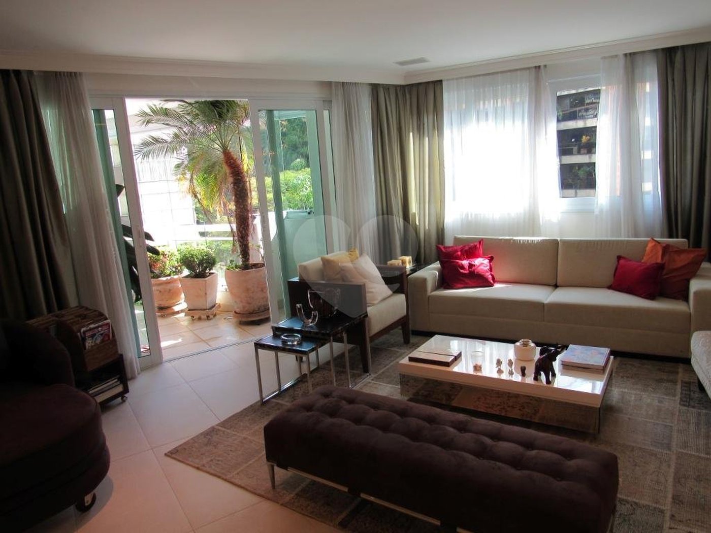 Apartamento à venda com 3 suítes em Real Parque, São Paulo, SP