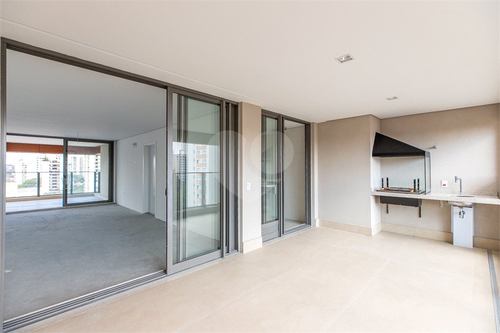Apartamento à venda com 4 suítes em Campo Belo, São Paulo, SP