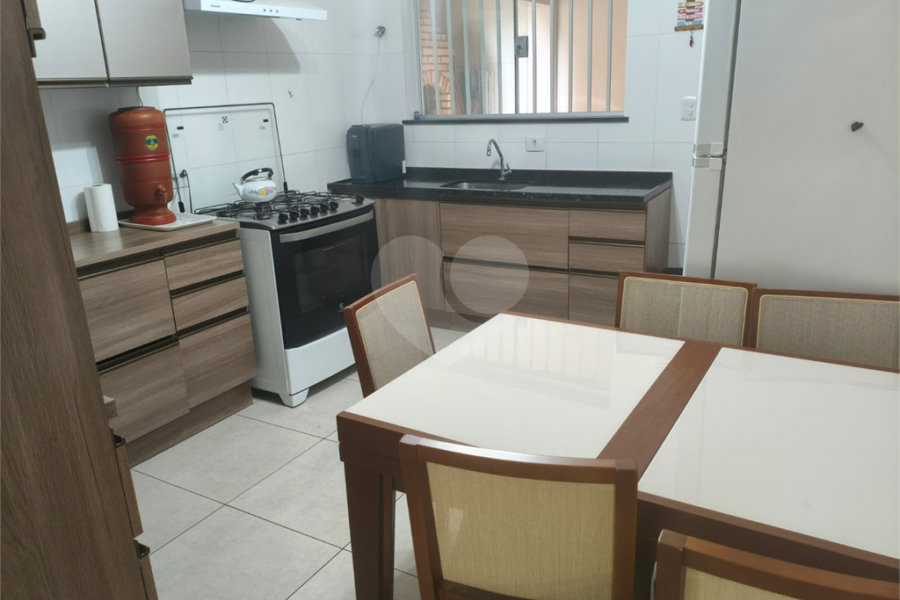 Sobrado à venda com 2 quartos em Vila Guedes, São Paulo, SP