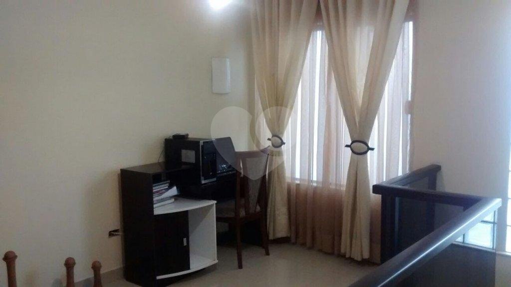 Sobrado à venda com 3 quartos, sendo 1 suíte, em Jardim Las Vegas, Guarulhos, SP