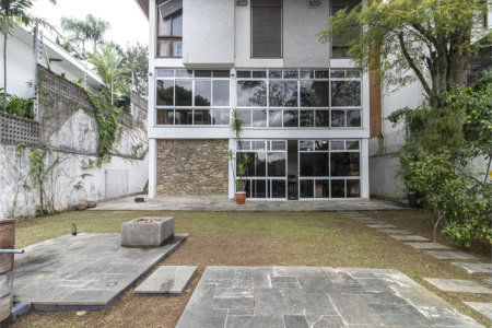 Casa à venda com 3 quartos, sendo 2 suítes,  em Alto de Pinheiros, São Paulo, SP