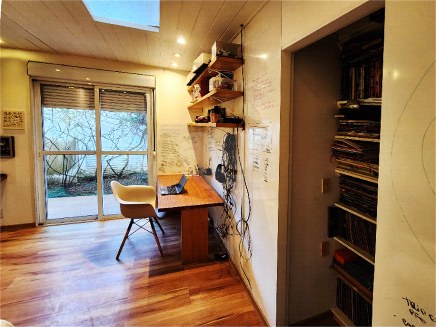 Casa à venda com 4 quartos, sendo 2 suítes,  no condomínio Vila Nova de Gaia, São Paulo - SP