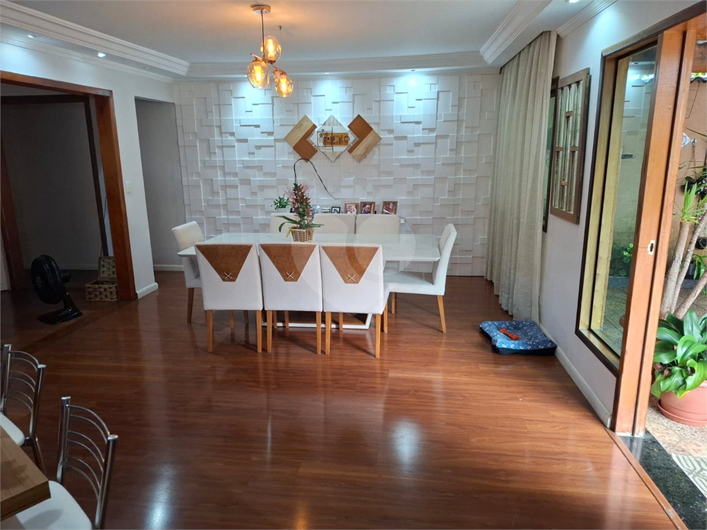 Casa à venda com 2 suítes em Vila Figueira, Suzano, SP