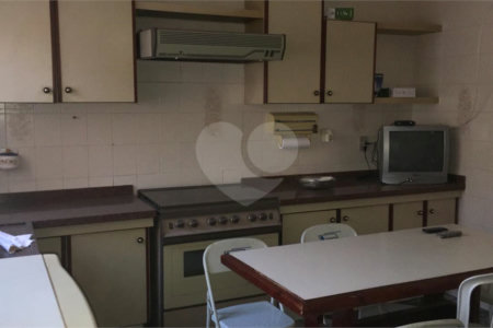 Sobrado à venda com 6 quartos, sendo 3 suítes, em Jardim Refúgio, Sorocaba, SP