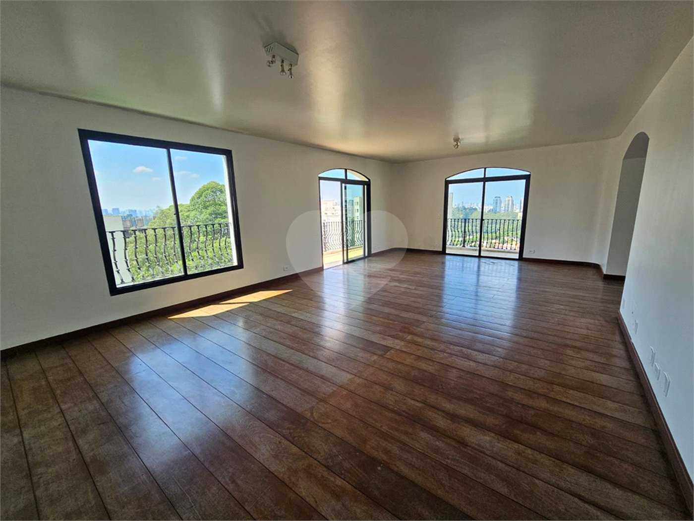 Apartamento à venda com 4 quartos, sendo 2 suítes,  em Jardim Parque Morumbi, São Paulo, SP
