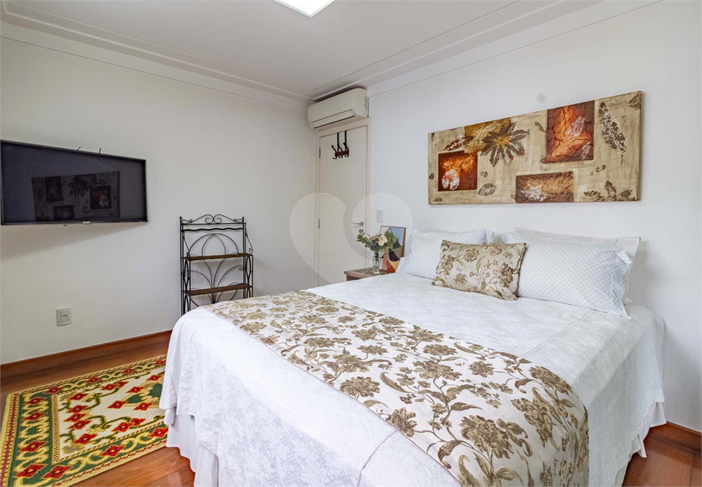 Casa à venda com 5 quartos, sendo 4 suítes, em Alto da Lapa, São Paulo, SP