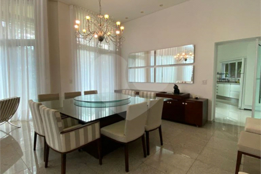 Casa à venda com 3 suítes no condomínio Parque Itatiaia, Mairiporã - SP