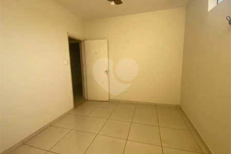 Casa à venda com 3 quartos, sendo 1 suíte, no Centro, Araraquara, SP