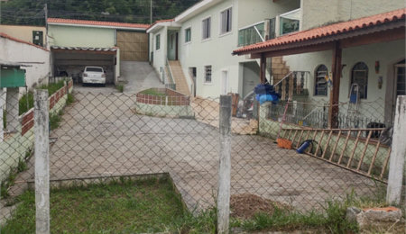 Casa à venda com 3 quartos em Horto, São Paulo, SP