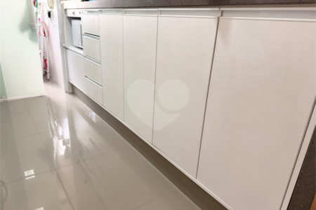 Apartamento à venda com 3 quartos, sendo 1 suíte,  em Vila Maria Alta, São Paulo, SP