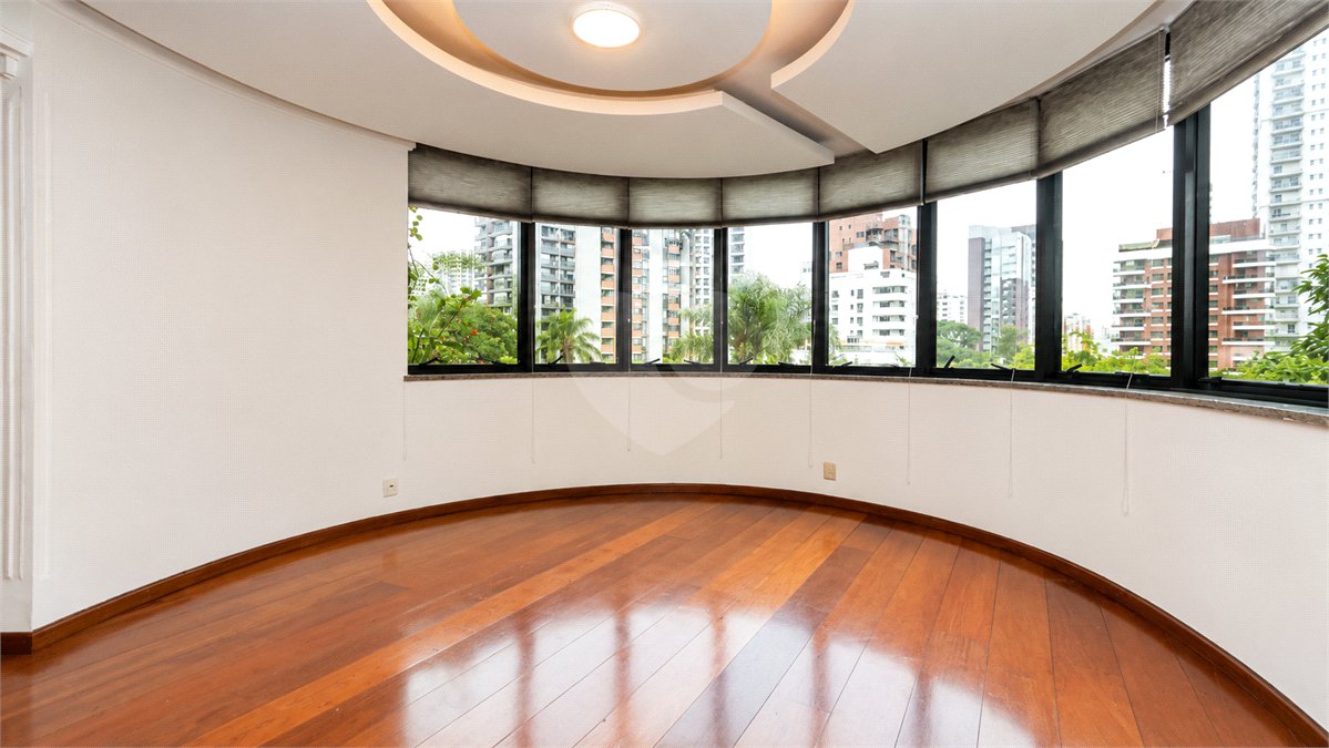 Apartamento à venda com 4 quartos, sendo 2 suítes,  em Brooklin Paulista, São Paulo, SP