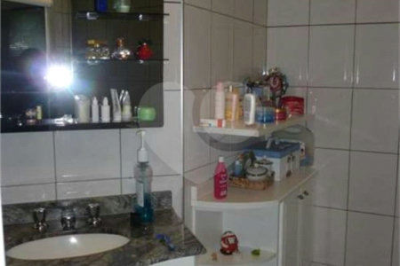 Casa à venda com 3 quartos, sendo 1 suíte, no condomínio Vivenda das Vinhas, Vinhedo - SP