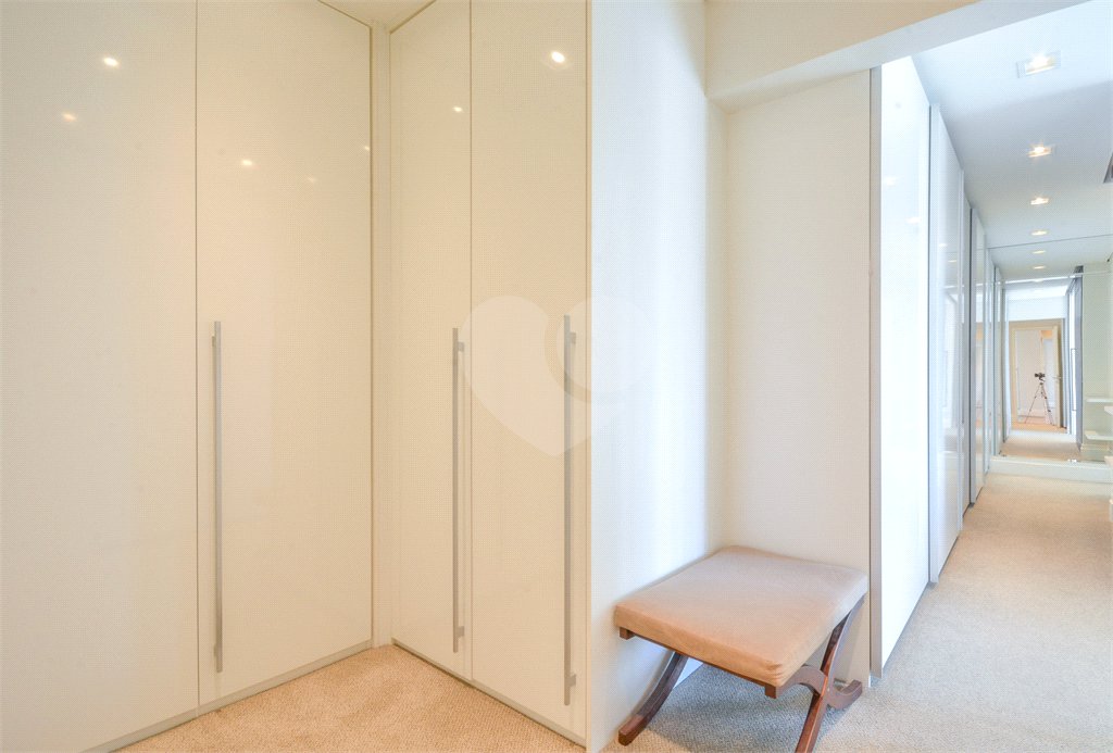 Cobertura à venda com 4 quartos, sendo 2 suítes, em Aclimação, São Paulo, SP