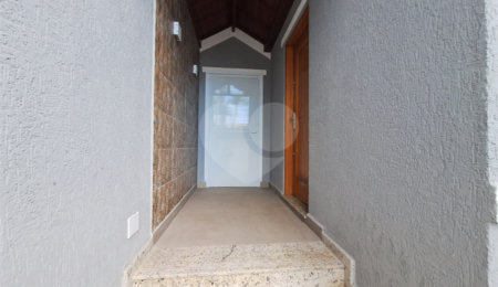 Sobrado à venda com 3 quartos, sendo 1 suíte,  em Parque Vitória, São Paulo, SP