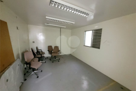 Sobrado à venda com 10 quartos em Campo Belo, São Paulo, SP