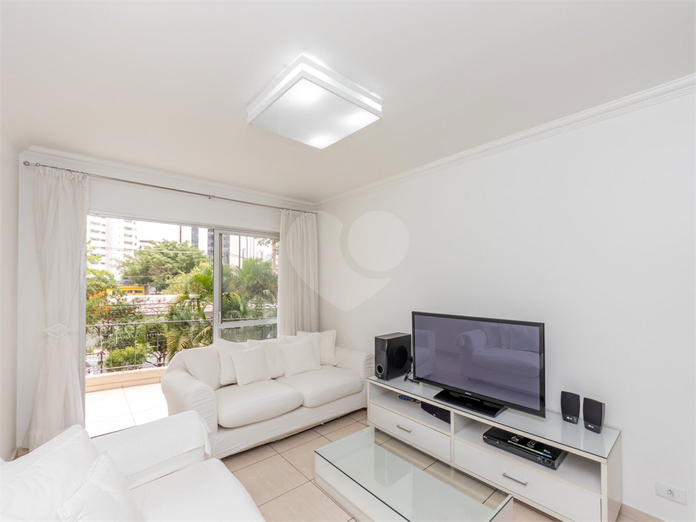 Apartamento à venda com 3 quartos, sendo 1 suíte,  em Vila Clementino, São Paulo, SP