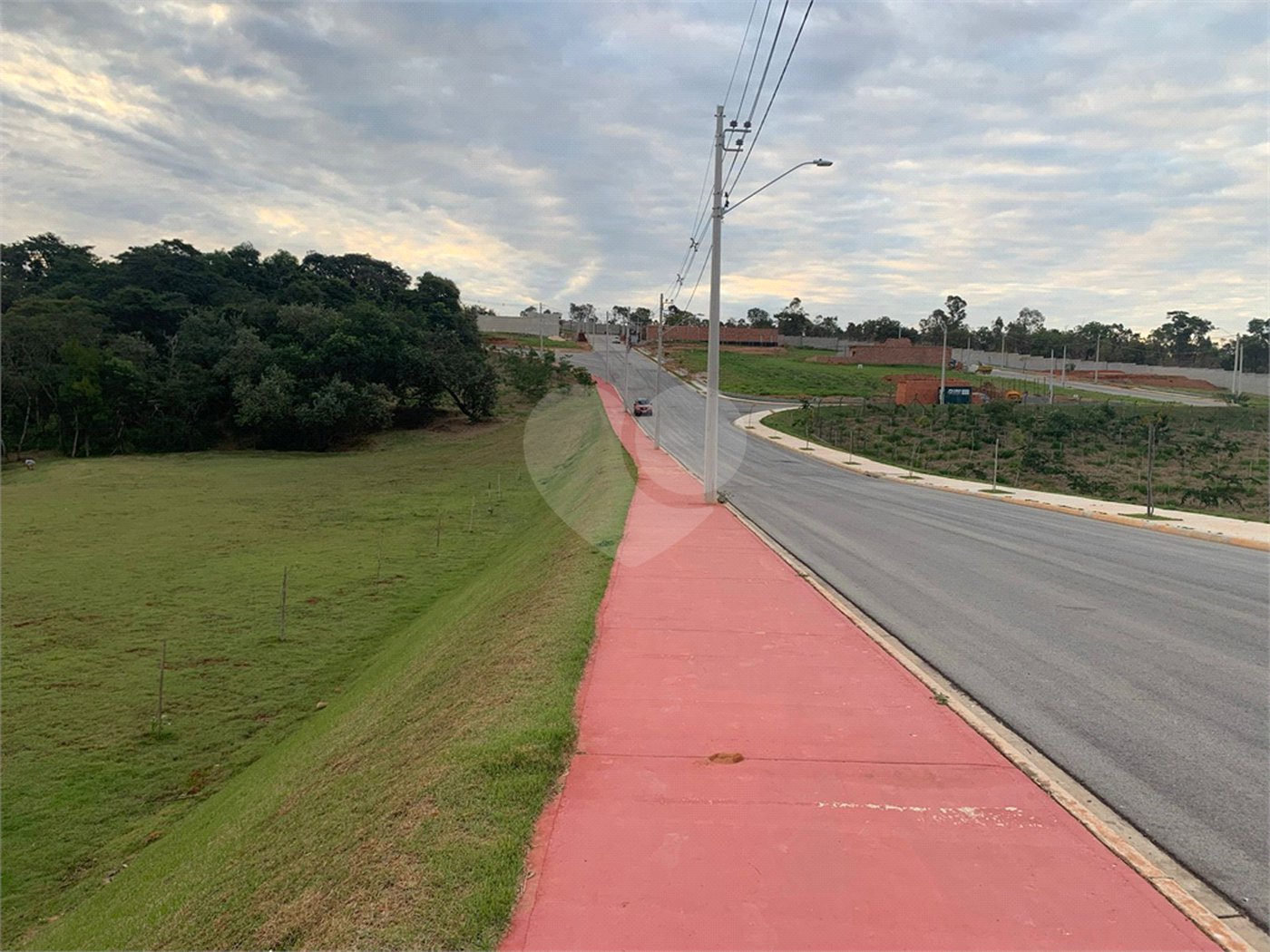 Terreno à venda no condomínio Jardim Residencial Helena Maria, Sorocaba - SP