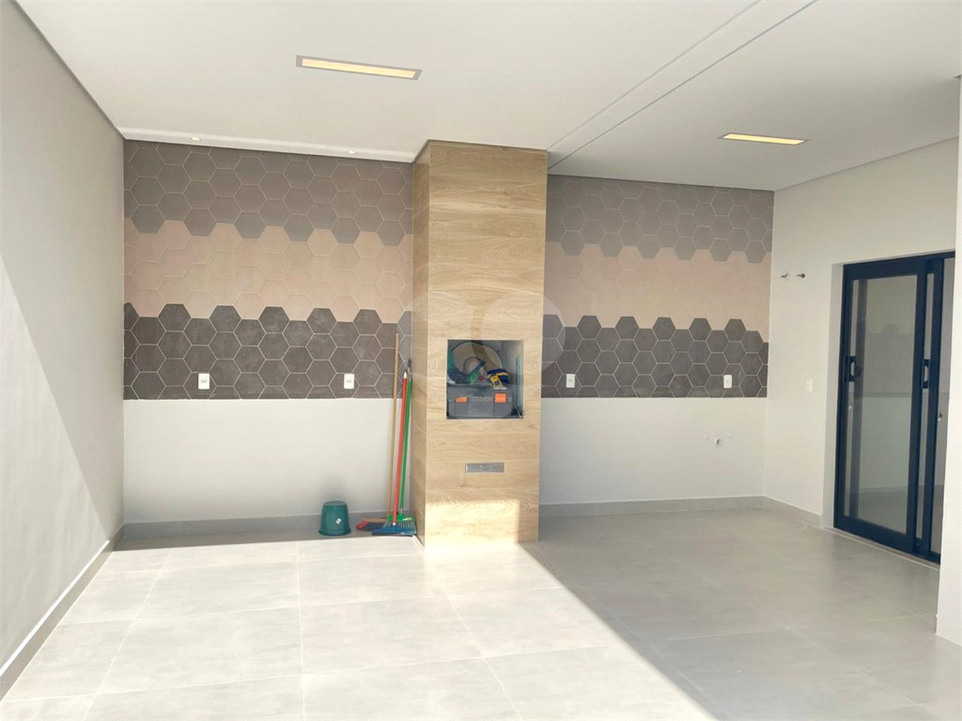 Casa à venda com 3 quartos, sendo 1 suíte, no condomínio Horto Florestal Iii, Sorocaba - SP