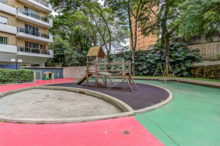 Apartamento à venda com 3 quartos, sendo 2 suítes, em Alto da Boa Vista, São Paulo, SP