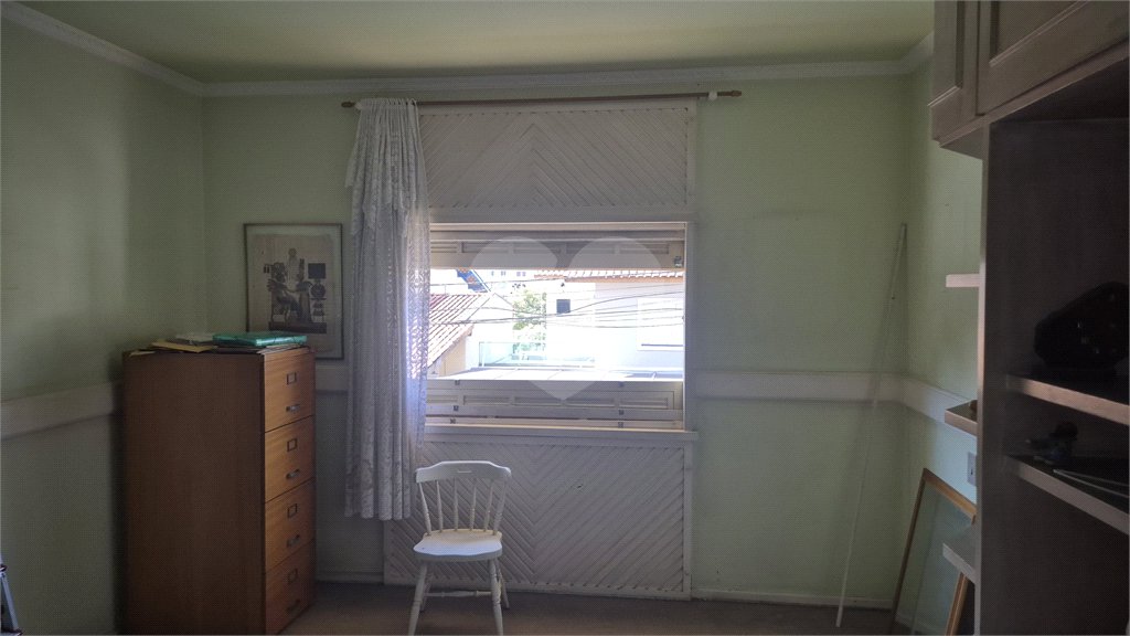 Casa à venda com 4 quartos, sendo 3 suítes,  no condomínio Chácara das Rosas, São Paulo - SP