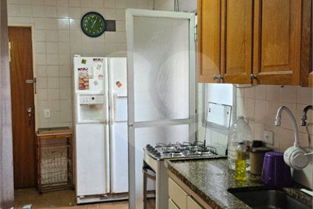 Apartamento à venda com 3 quartos, sendo 1 suíte, em Cerqueira César, São Paulo, SP