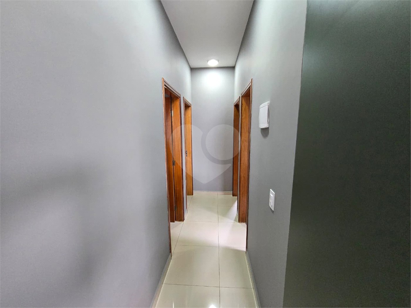 Casa à venda com 3 quartos, sendo 2 suítes,  no condomínio Residencial Marina, Itapetininga - SP