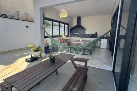 Casa à venda com 3 suítes no condomínio Reserva Central Parque, Salto - SP