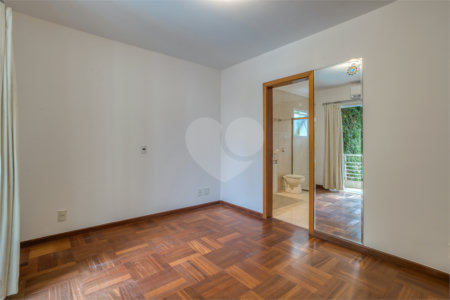 Casa à venda com 4 suítes em Chácara Monte Alegre, São Paulo, SP