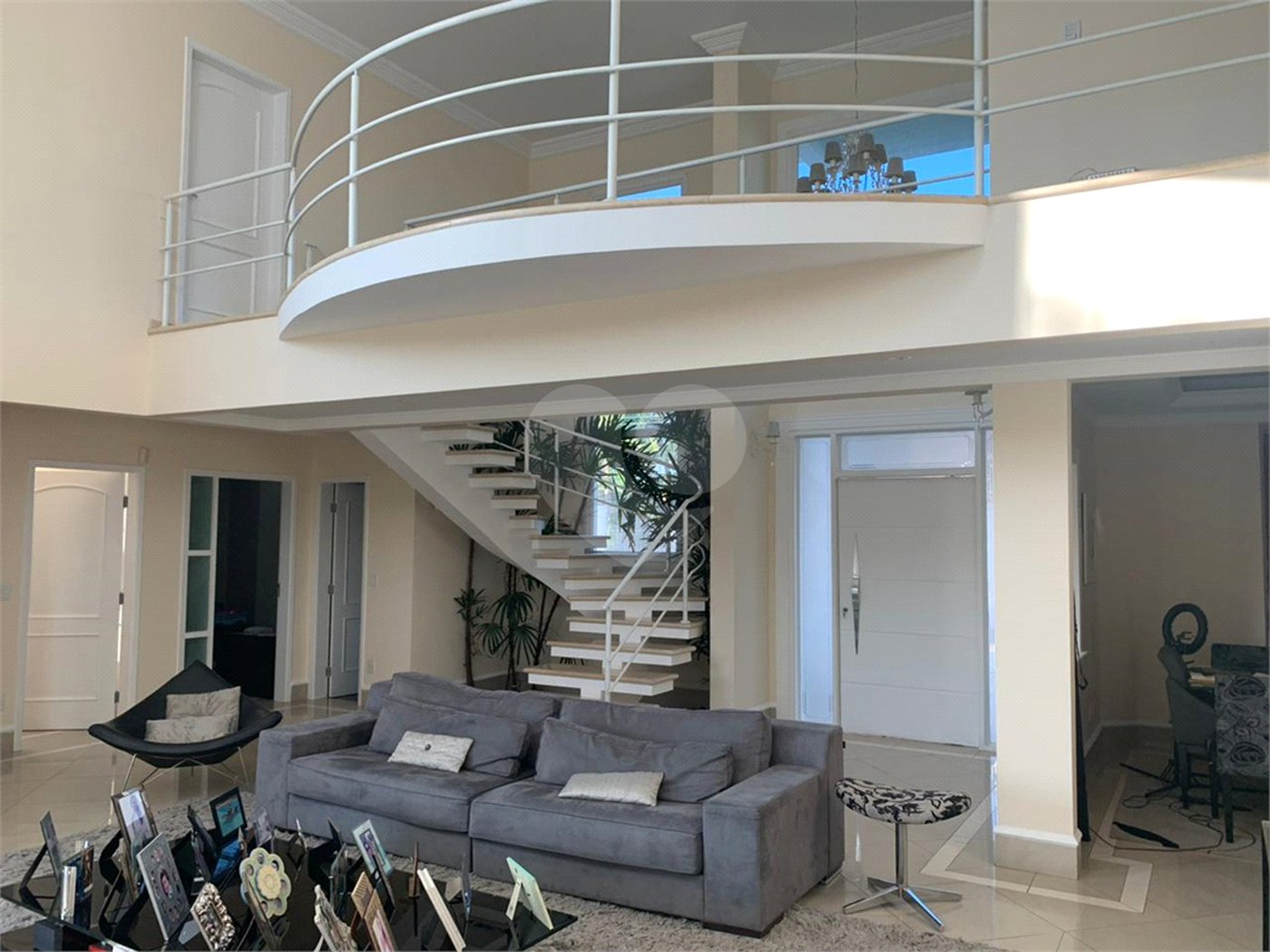 Casa à venda com 5 quartos, sendo 4 suítes, no condomínio Santa Teresa, Itupeva - SP