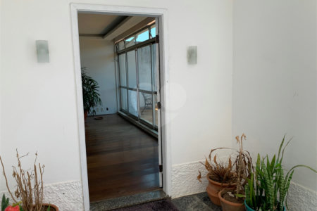 Casa à venda com 3 quartos, sendo 1 suíte, em Jardim Prudência, São Paulo, SP