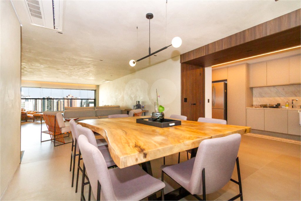 Apartamento à venda com 3 quartos, sendo 1 suíte, em Vila Mariana, São Paulo, SP