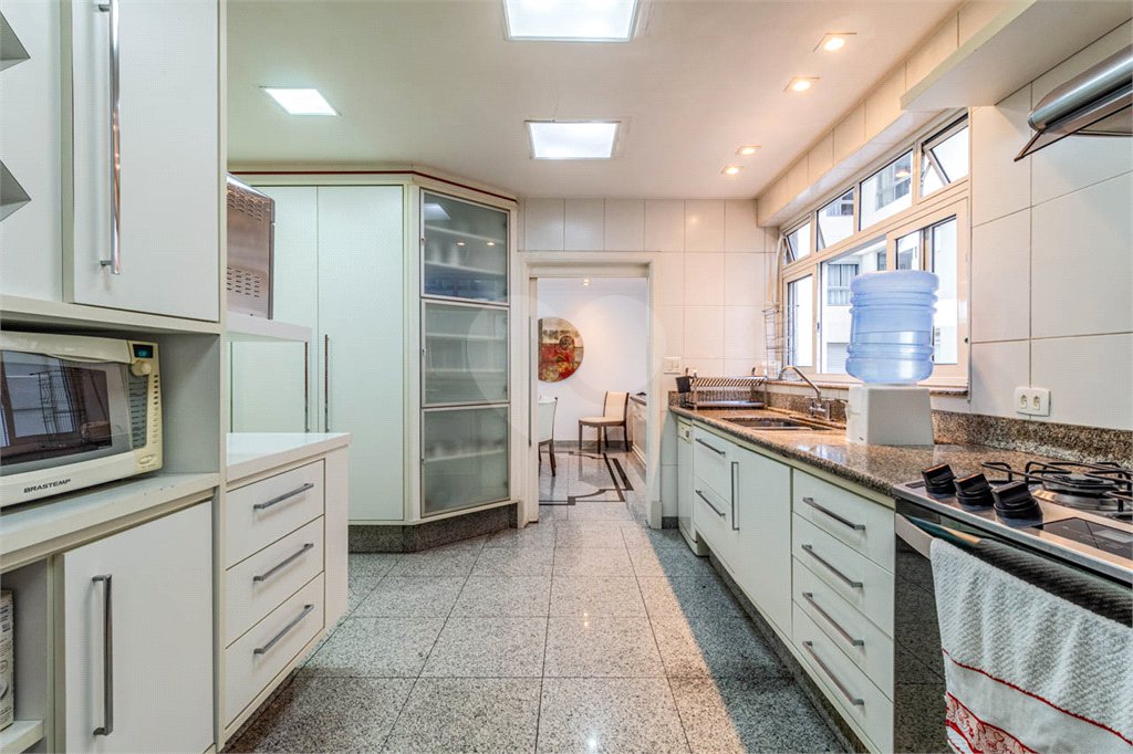 Apartamento à venda com 3 suítes em Bela Vista, São Paulo, SP
