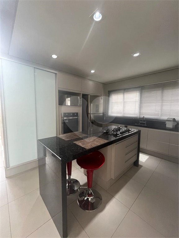 Casa à venda com 3 suítes no condomínio Residencial Terra Nobre, Indaiatuba - SP