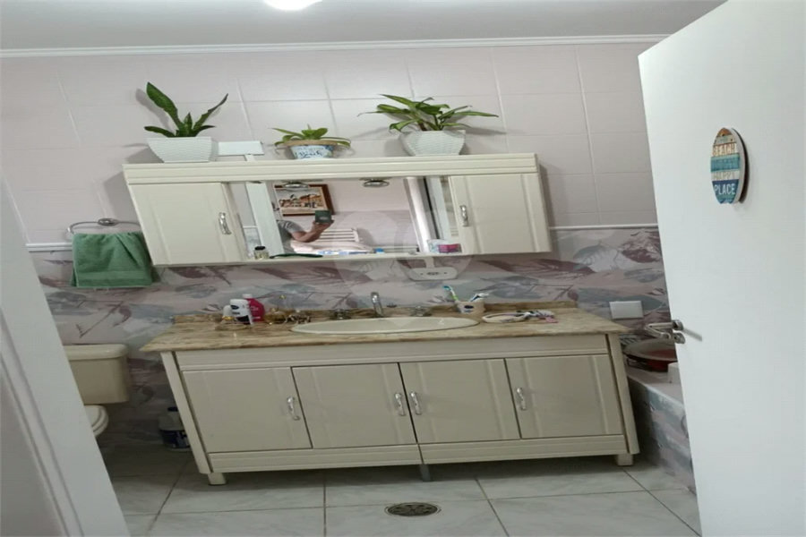 Sobrado à venda com 3 quartos, sendo 1 suíte, em Tremembé, São Paulo, SP