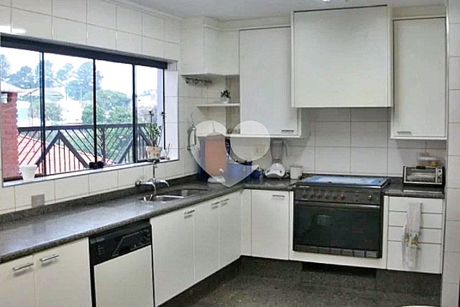 Sobrado à venda com 3 suítes em Tremembé, São Paulo, SP